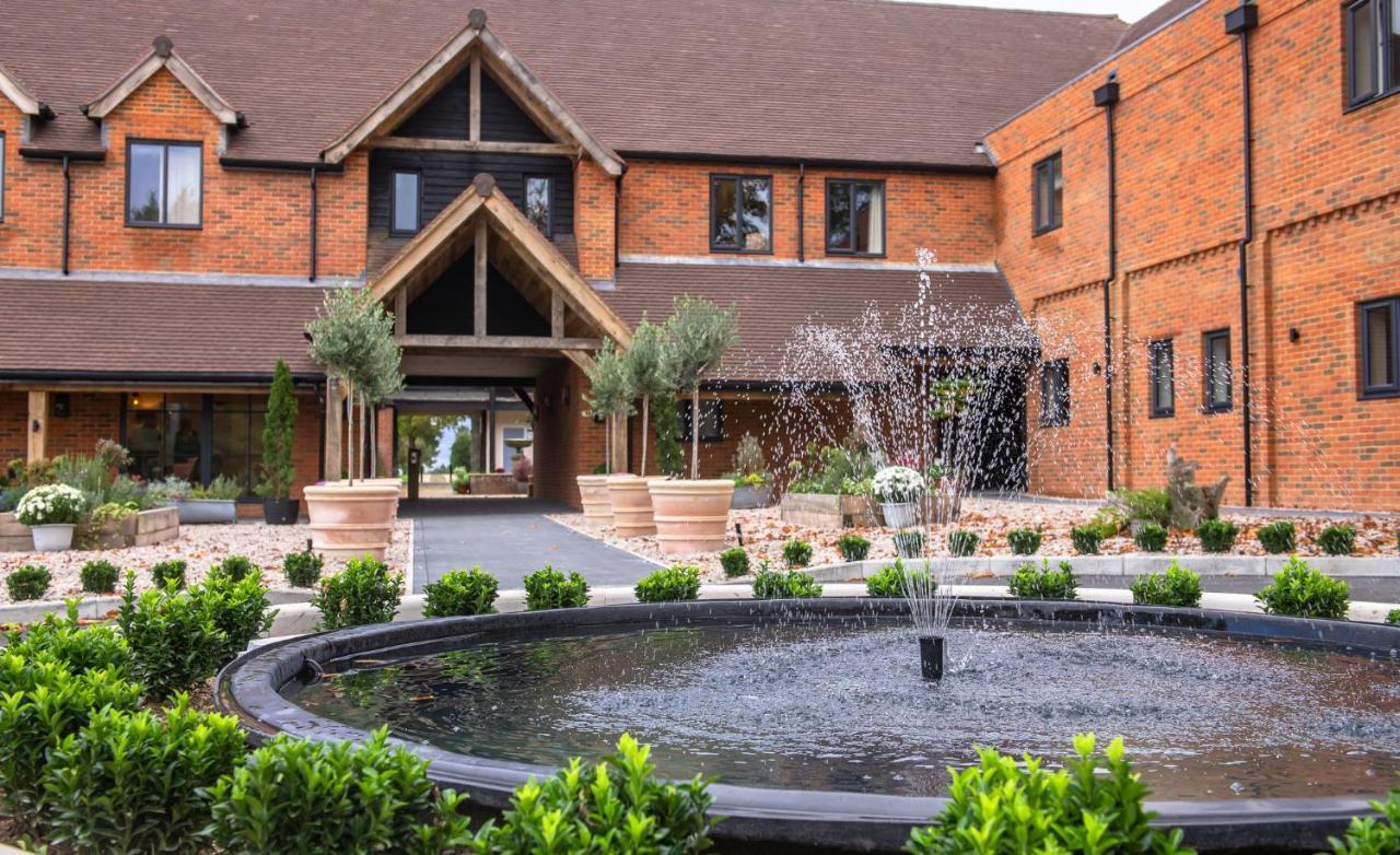 Cottesmore Hotel Golf & Country Club Crawley  Exterior photo