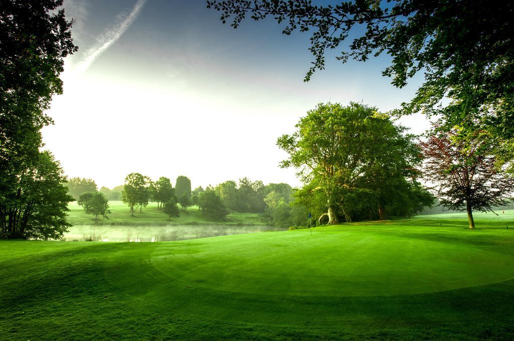 Cottesmore Hotel Golf & Country Club Crawley  Exterior photo